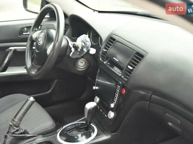 Черный Субару Аутбек, объемом двигателя 2.46 л и пробегом 215 тыс. км за 6700 $, фото 29 на Automoto.ua