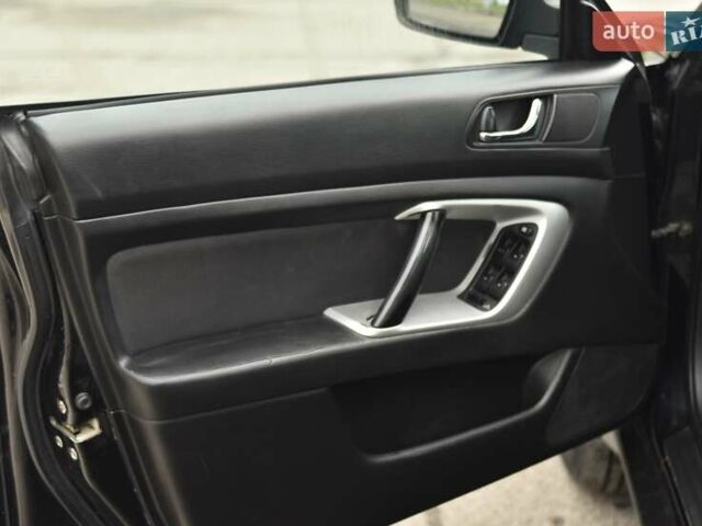 Черный Субару Аутбек, объемом двигателя 2.46 л и пробегом 215 тыс. км за 6700 $, фото 18 на Automoto.ua