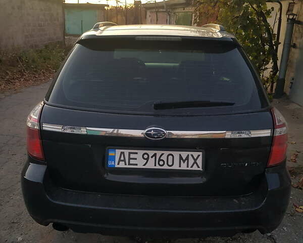 Черный Субару Аутбек, объемом двигателя 2.5 л и пробегом 357 тыс. км за 4000 $, фото 1 на Automoto.ua