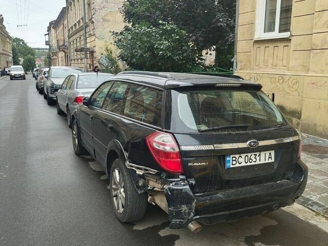 Черный Субару Аутбек, объемом двигателя 2.5 л и пробегом 300 тыс. км за 4500 $, фото 3 на Automoto.ua