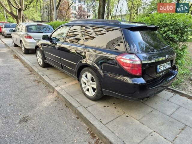Черный Субару Аутбек, объемом двигателя 2.5 л и пробегом 357 тыс. км за 4000 $, фото 7 на Automoto.ua