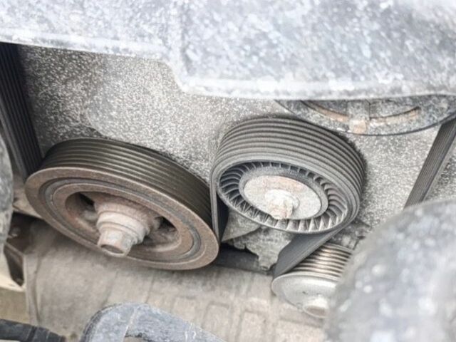 Чорний Субару Аутбек, об'ємом двигуна 2 л та пробігом 320 тис. км за 6500 $, фото 9 на Automoto.ua