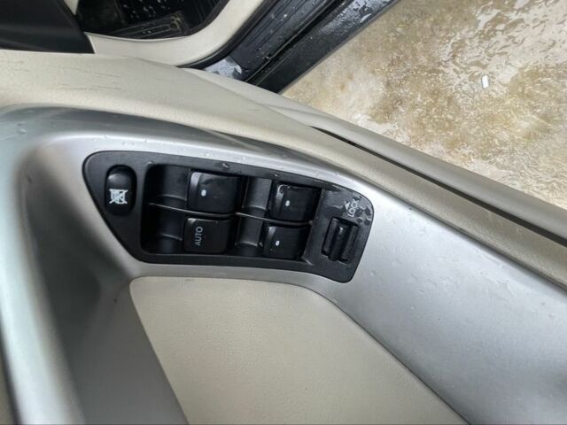 Чорний Субару Аутбек, об'ємом двигуна 2 л та пробігом 320 тис. км за 6500 $, фото 17 на Automoto.ua