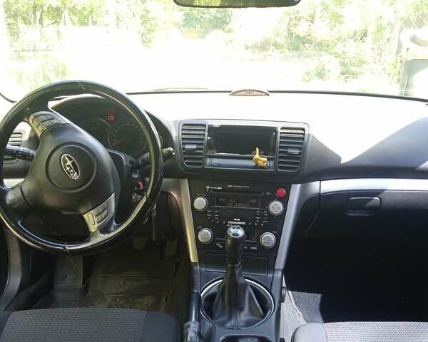 Черный Субару Аутбек, объемом двигателя 2.46 л и пробегом 262 тыс. км за 6400 $, фото 6 на Automoto.ua