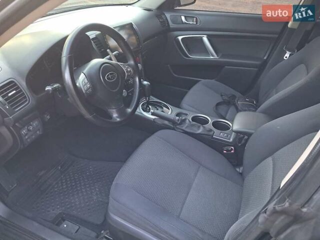 Субару Аутбек 2008 в Вознесенске на Automoto.ua Черный Субару Аутбек, объемом двигателя 2.46 л и пробегом 196 тыс. км за 8499 $, фото 14 на Automoto.ua