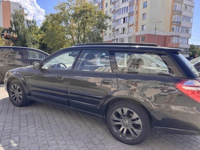 Чорний Субару Аутбек, об'ємом двигуна 3 л та пробігом 295 тис. км за 6913 $, фото 2 на Automoto.ua
