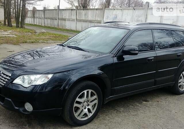 Черный Субару Аутбек, объемом двигателя 2.5 л и пробегом 173 тыс. км за 8000 $, фото 1 на Automoto.ua