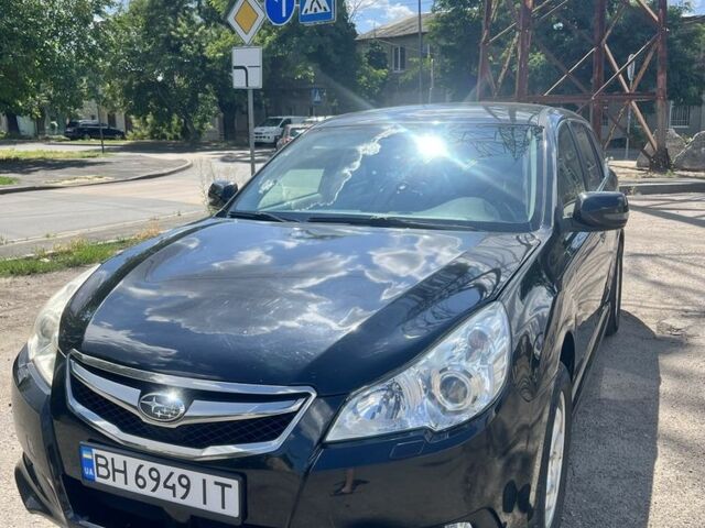 Черный Субару Аутбек, объемом двигателя 2 л и пробегом 167 тыс. км за 7214 $, фото 2 на Automoto.ua