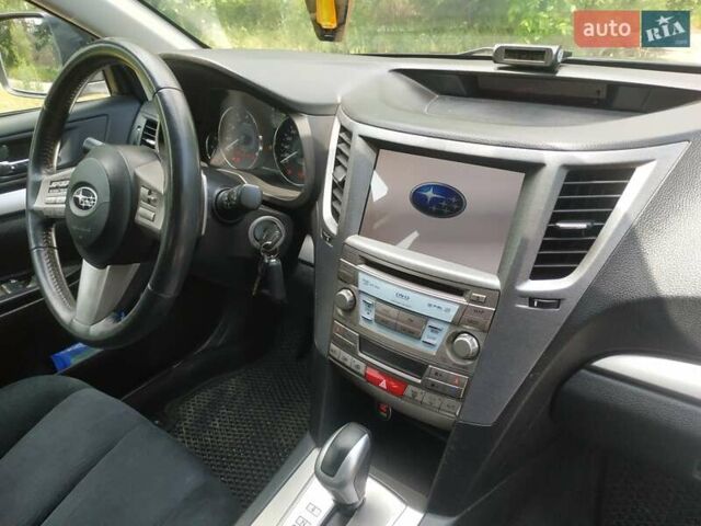 Черный Субару Аутбек, объемом двигателя 2.5 л и пробегом 201 тыс. км за 8100 $, фото 20 на Automoto.ua