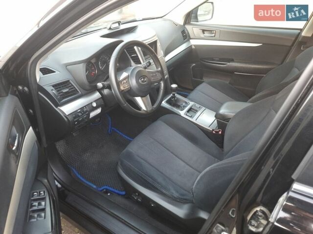 Черный Субару Аутбек, объемом двигателя 2.5 л и пробегом 194 тыс. км за 8700 $, фото 11 на Automoto.ua