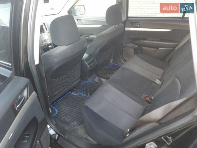 Черный Субару Аутбек, объемом двигателя 2.5 л и пробегом 194 тыс. км за 8700 $, фото 14 на Automoto.ua
