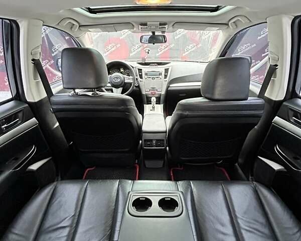 Черный Субару Аутбек, объемом двигателя 2.46 л и пробегом 304 тыс. км за 8500 $, фото 21 на Automoto.ua