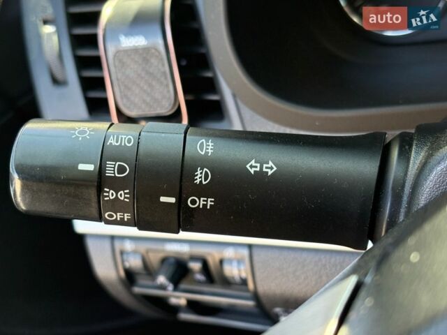 Чорний Субару Аутбек, об'ємом двигуна 2 л та пробігом 330 тис. км за 9690 $, фото 13 на Automoto.ua