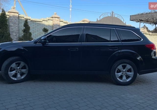 Черный Субару Аутбек, объемом двигателя 2.46 л и пробегом 200 тыс. км за 8950 $, фото 8 на Automoto.ua