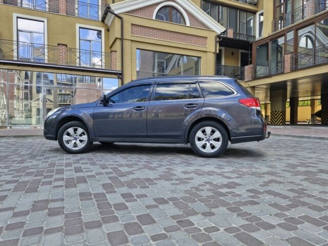 Черный Субару Аутбек, объемом двигателя 2.5 л и пробегом 218 тыс. км за 10800 $, фото 4 на Automoto.ua