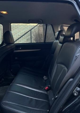 Черный Субару Аутбек, объемом двигателя 2.46 л и пробегом 200 тыс. км за 8950 $, фото 17 на Automoto.ua