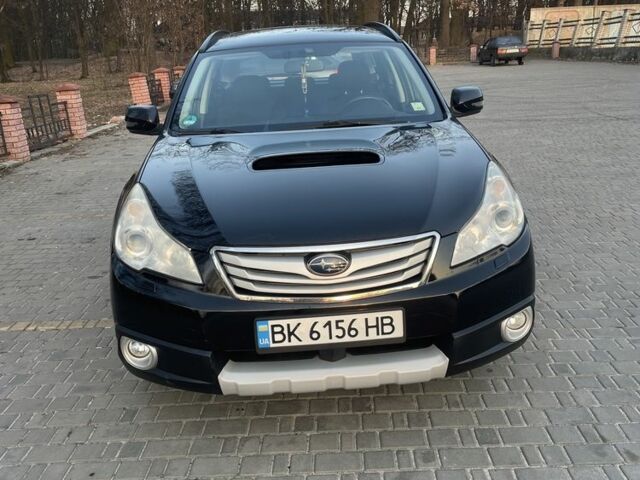 Черный Субару Аутбек, объемом двигателя 2 л и пробегом 237 тыс. км за 8800 $, фото 2 на Automoto.ua