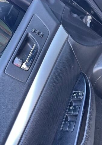 Черный Субару Аутбек, объемом двигателя 2.46 л и пробегом 200 тыс. км за 8950 $, фото 13 на Automoto.ua