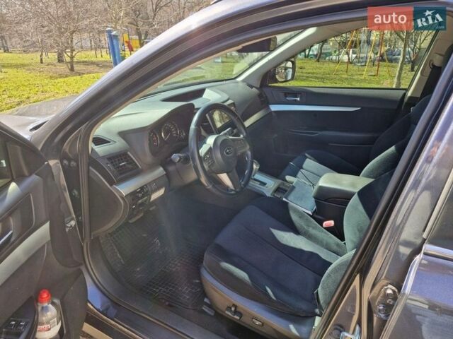 Чорний Субару Аутбек, об'ємом двигуна 2.46 л та пробігом 217 тис. км за 10800 $, фото 4 на Automoto.ua