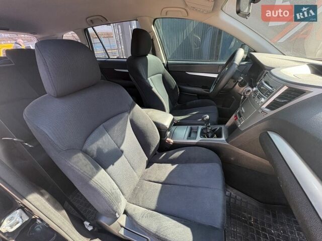 Чорний Субару Аутбек, об'ємом двигуна 2 л та пробігом 330 тис. км за 9690 $, фото 8 на Automoto.ua