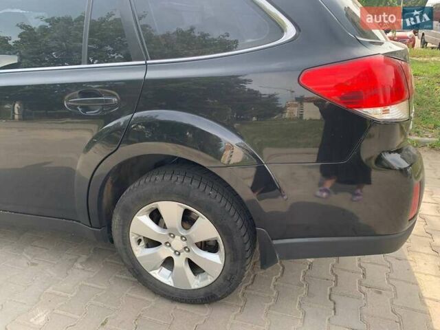 Черный Субару Аутбек, объемом двигателя 2.46 л и пробегом 284 тыс. км за 9000 $, фото 4 на Automoto.ua