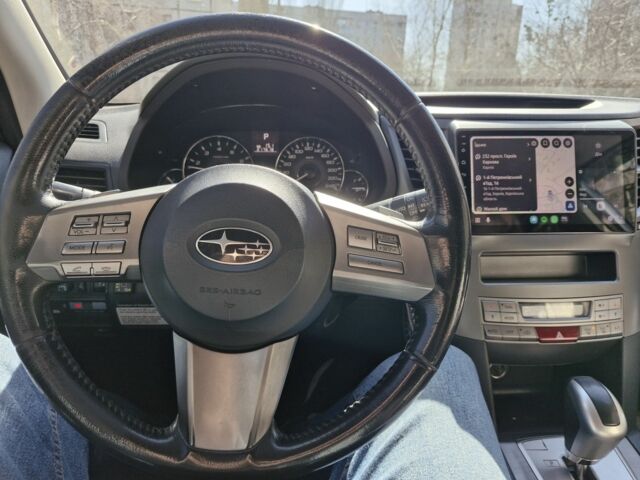 Черный Субару Аутбек, объемом двигателя 2.5 л и пробегом 218 тыс. км за 10800 $, фото 6 на Automoto.ua