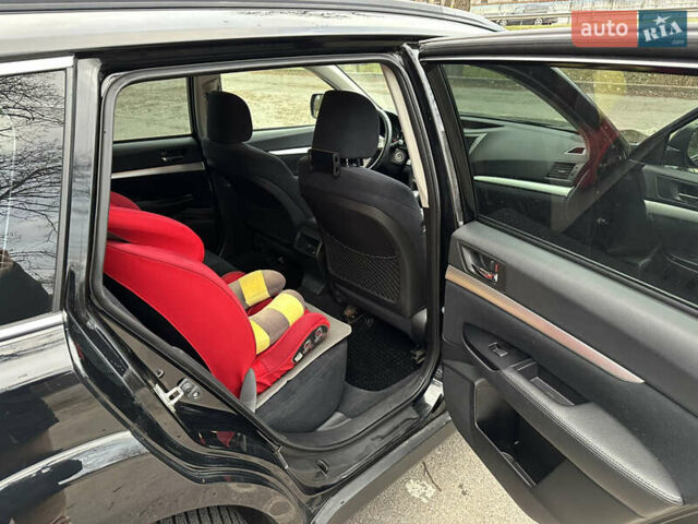 Чорний Субару Аутбек, об'ємом двигуна 2.46 л та пробігом 184 тис. км за 9900 $, фото 46 на Automoto.ua