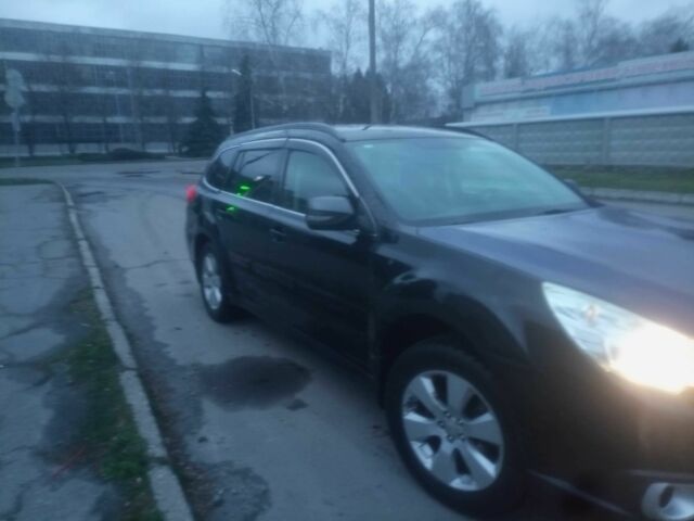 Чорний Субару Аутбек, об'ємом двигуна 2.5 л та пробігом 400 тис. км за 4000 $, фото 5 на Automoto.ua