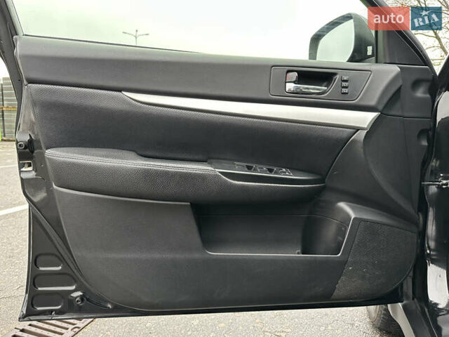 Черный Субару Аутбек, объемом двигателя 2.46 л и пробегом 284 тыс. км за 7950 $, фото 14 на Automoto.ua