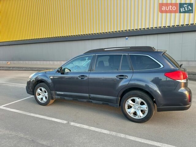 Черный Субару Аутбек, объемом двигателя 2.5 л и пробегом 210 тыс. км за 10000 $, фото 9 на Automoto.ua
