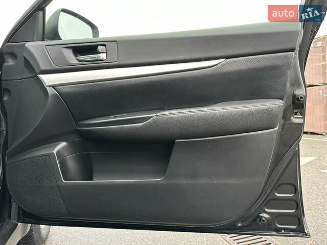 Черный Субару Аутбек, объемом двигателя 2.46 л и пробегом 284 тыс. км за 8990 $, фото 23 на Automoto.ua