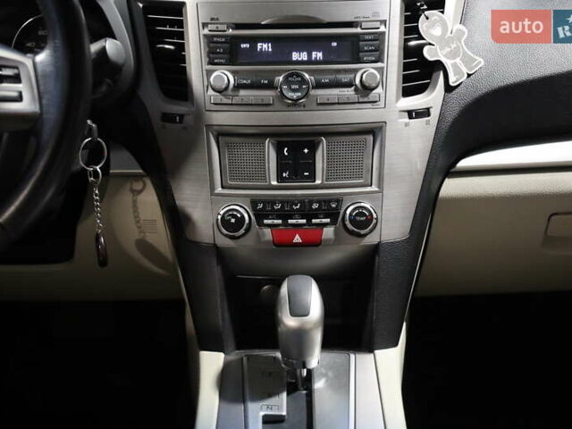 Чорний Субару Аутбек, об'ємом двигуна 2.46 л та пробігом 200 тис. км за 9800 $, фото 21 на Automoto.ua