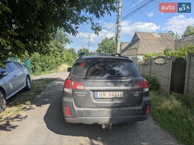 Черный Субару Аутбек, объемом двигателя 2 л и пробегом 311 тыс. км за 5500 $, фото 5 на Automoto.ua