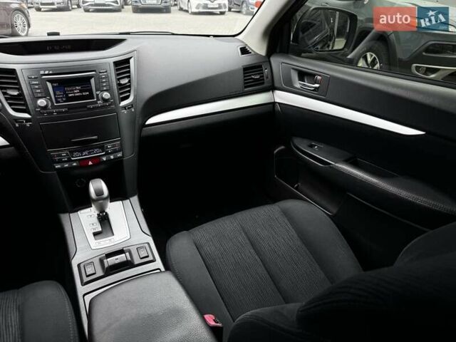 Черный Субару Аутбек, объемом двигателя 2.46 л и пробегом 150 тыс. км за 11555 $, фото 29 на Automoto.ua