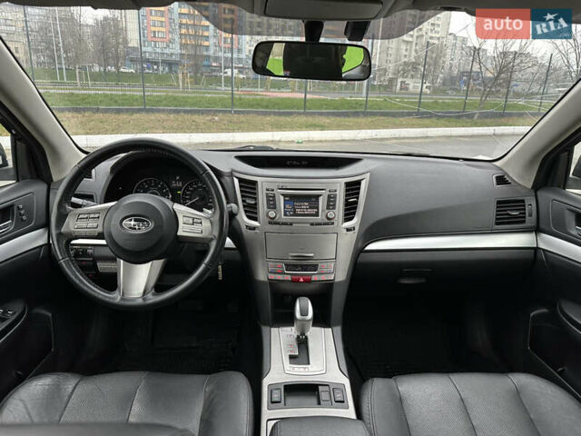 Черный Субару Аутбек, объемом двигателя 2.46 л и пробегом 284 тыс. км за 8990 $, фото 8 на Automoto.ua