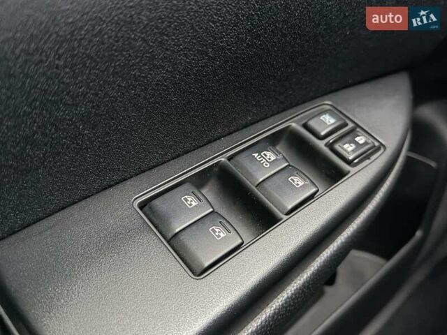 Чорний Субару Аутбек, об'ємом двигуна 2.46 л та пробігом 153 тис. км за 10900 $, фото 22 на Automoto.ua