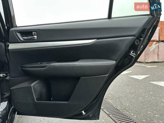 Черный Субару Аутбек, объемом двигателя 2.46 л и пробегом 284 тыс. км за 7950 $, фото 27 на Automoto.ua