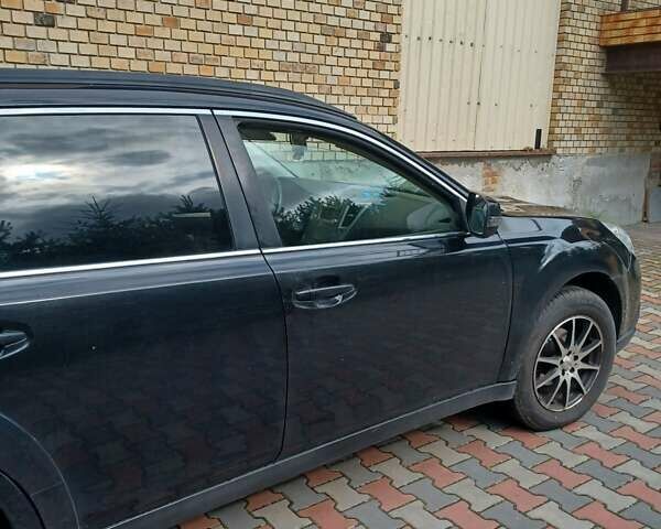Чорний Субару Аутбек, об'ємом двигуна 2 л та пробігом 235 тис. км за 11500 $, фото 6 на Automoto.ua