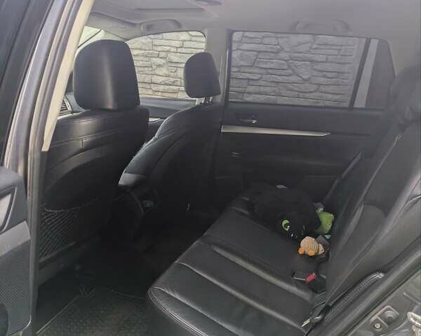 Черный Субару Аутбек, объемом двигателя 2 л и пробегом 311 тыс. км за 5500 $, фото 3 на Automoto.ua