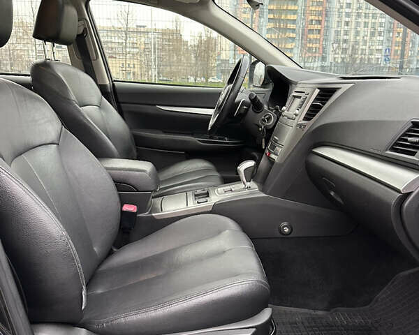 Черный Субару Аутбек, объемом двигателя 2.46 л и пробегом 284 тыс. км за 7950 $, фото 17 на Automoto.ua