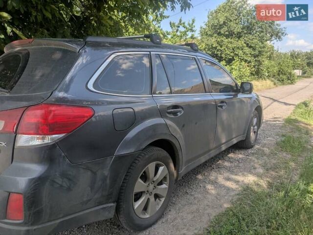 Черный Субару Аутбек, объемом двигателя 2 л и пробегом 311 тыс. км за 5500 $, фото 4 на Automoto.ua