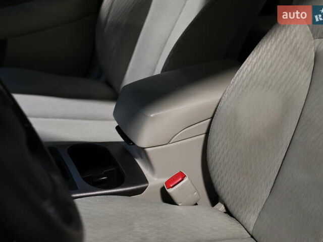 Чорний Субару Аутбек, об'ємом двигуна 2.46 л та пробігом 200 тис. км за 9800 $, фото 19 на Automoto.ua