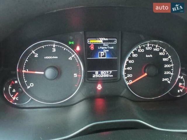 Чорний Субару Аутбек, об'ємом двигуна 2 л та пробігом 250 тис. км за 11400 $, фото 9 на Automoto.ua