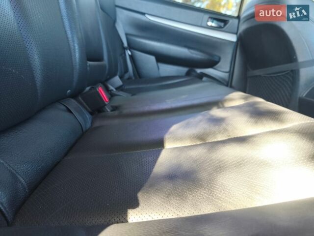 Черный Субару Аутбек, объемом двигателя 2 л и пробегом 151 тыс. км за 12000 $, фото 25 на Automoto.ua
