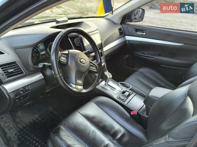 Черный Субару Аутбек, объемом двигателя 2 л и пробегом 281 тыс. км за 9000 $, фото 10 на Automoto.ua