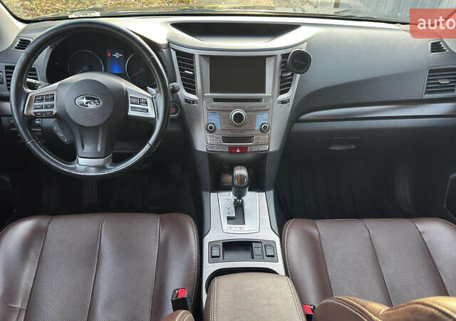 Чорний Субару Аутбек, об'ємом двигуна 2.46 л та пробігом 140 тис. км за 13500 $, фото 4 на Automoto.ua