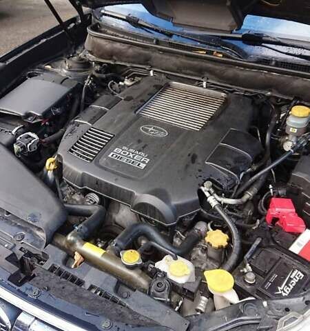 Черный Субару Аутбек, объемом двигателя 2 л и пробегом 250 тыс. км за 11400 $, фото 10 на Automoto.ua