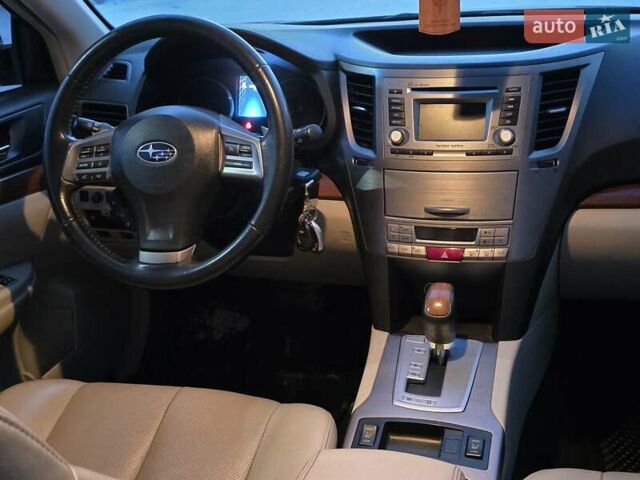 Черный Субару Аутбек, объемом двигателя 2.5 л и пробегом 249 тыс. км за 7999 $, фото 23 на Automoto.ua