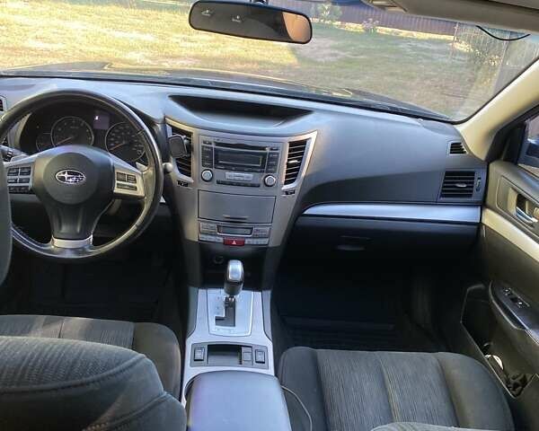 Черный Субару Аутбек, объемом двигателя 2.5 л и пробегом 221 тыс. км за 11000 $, фото 8 на Automoto.ua
