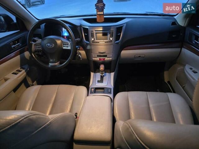 Черный Субару Аутбек, объемом двигателя 2.5 л и пробегом 249 тыс. км за 7999 $, фото 22 на Automoto.ua